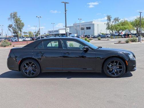 2022 Chrysler 300 S