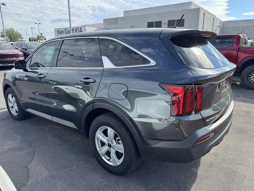 2022 Kia Sorento S