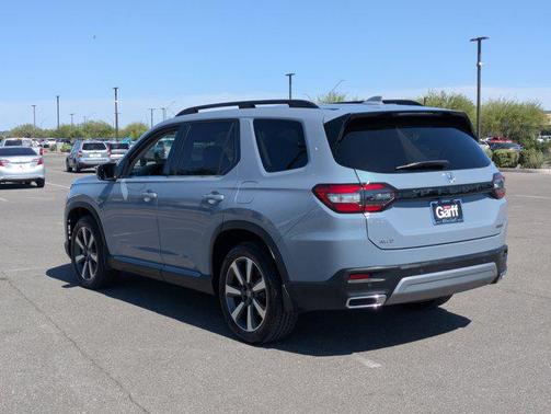 Sonic Gray Pearl 2025 Honda Pilot Touring 8-Passenger
