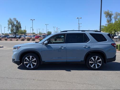 Sonic Gray Pearl 2025 Honda Pilot Touring 8-Passenger