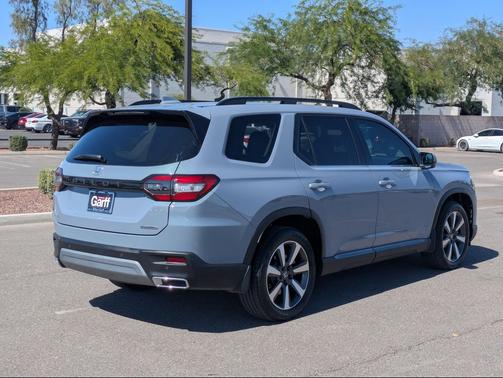 Sonic Gray Pearl 2025 Honda Pilot Touring 8-Passenger