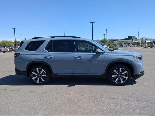 Sonic Gray Pearl 2025 Honda Pilot Touring 8-Passenger