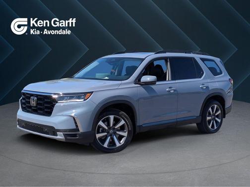 Sonic Gray Pearl 2025 Honda Pilot Touring 8-Passenger