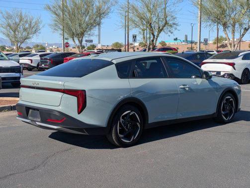 2025 Kia K4 EX