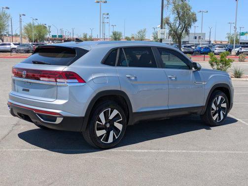 2024 Volkswagen Atlas Cross Sport 2.0T SE w/Technology