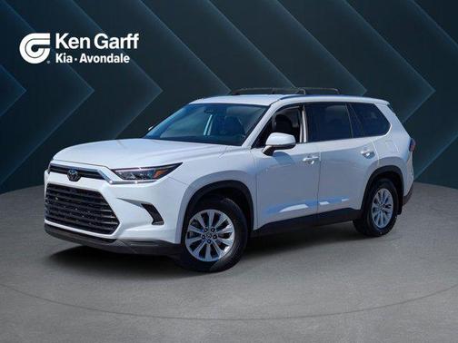 Pearl 2024 Toyota Grand Highlander XLE
