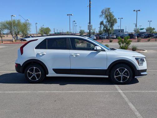 2024 Kia Niro EX