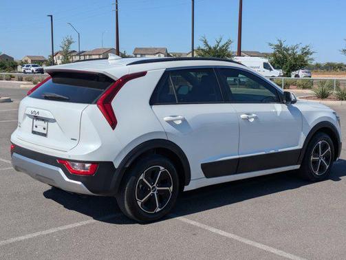2024 Kia Niro EX