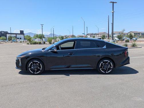 2025 Kia K4 GT-Line