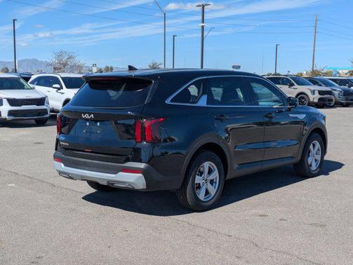 2026 Kia Sorento LX