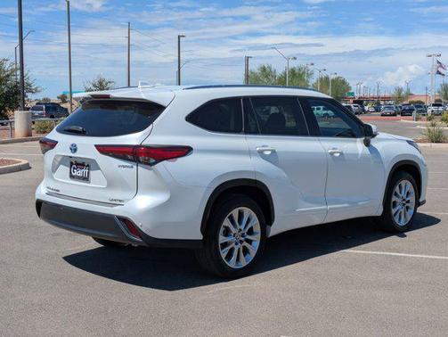 2022 Toyota Highlander Hybrid Limited