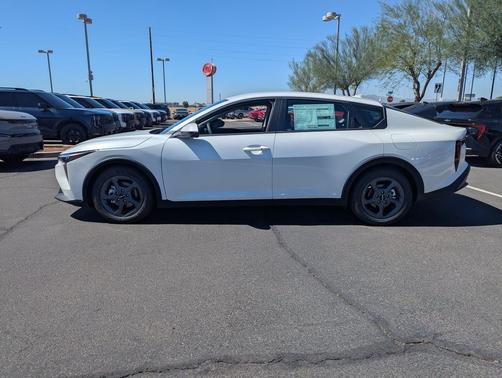 Snow White Pearl 2026 Kia K4 LXS