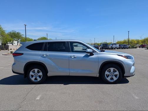 Celestial Silver Metallic 2023 Toyota Highlander L