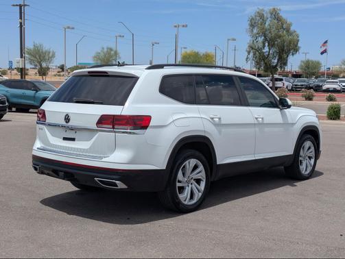 Pure White 2023 Volkswagen Atlas 3.6L SE w/Technology