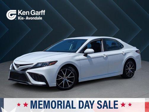 White 2022 Toyota Camry SE
