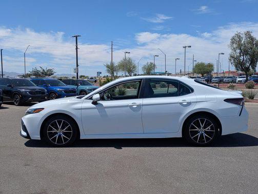 White 2022 Toyota Camry SE