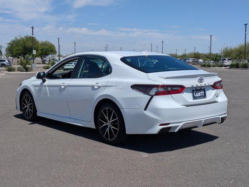 White 2022 Toyota Camry SE