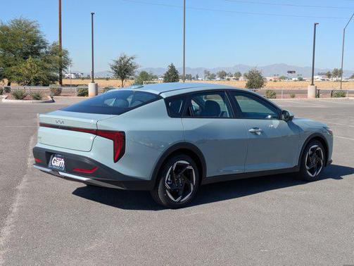 2025 Kia K4 EX
