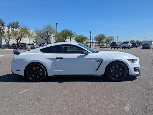 2017 Ford Shelby GT350 Base