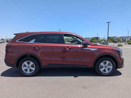2025 Kia Sorento LX