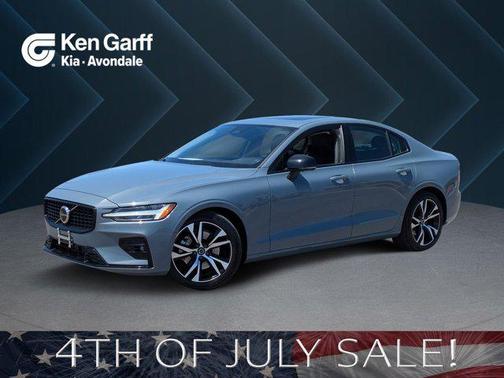 2024 Volvo S60 B5 Plus Dark Theme