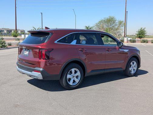2025 Kia Sorento LX
