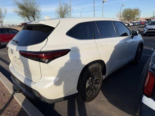 2023 Toyota Highlander LE