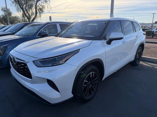 2023 Toyota Highlander LE
