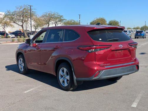 2023 Toyota Highlander LE