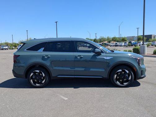 Cityscape Green 2025 Kia Sorento Plug-In Hybrid EX