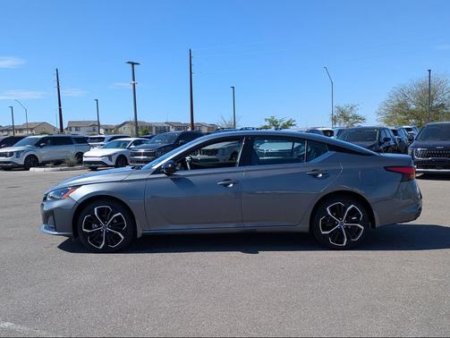 Gun Metallic 2024 Nissan Altima SR Intelligent AWD