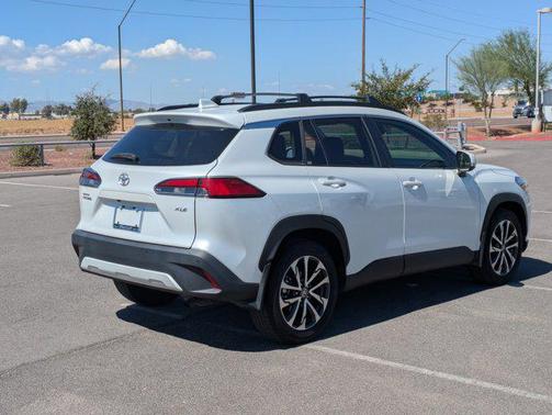 2023 Toyota Corolla Cross XLE