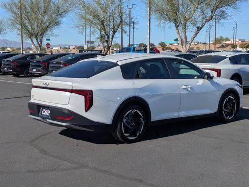 2025 Kia K4 EX