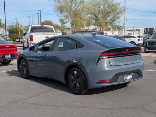 2025 Toyota Prius LE