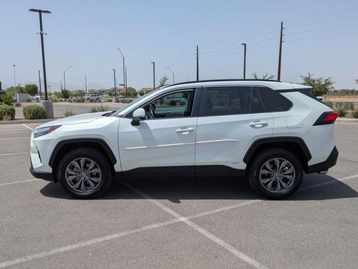 2022 Toyota RAV4 Hybrid XLE Premium