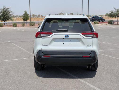 2022 Toyota RAV4 Hybrid XLE Premium