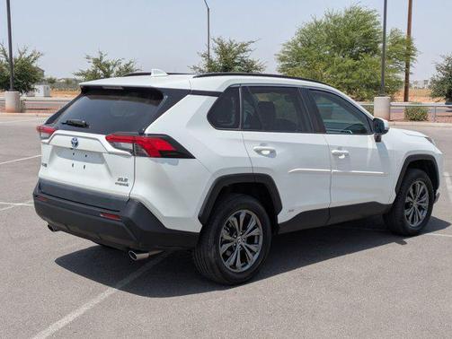 2022 Toyota RAV4 Hybrid XLE Premium
