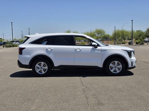 Glacial White Pearl 2026 Kia Sorento LX