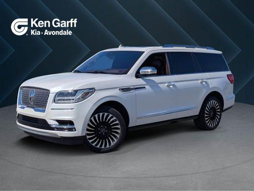 White Platinum Clearcoat Metallic 2018 Lincoln Navigator Black Label