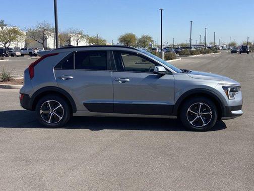 2025 Kia Niro EX