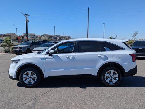 2023 Kia Sorento LX