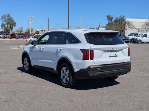 2023 Kia Sorento LX