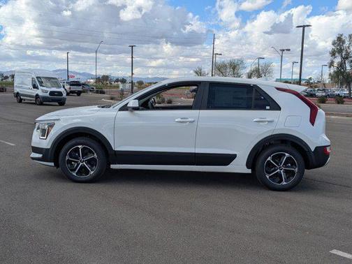 2025 Kia Niro LX