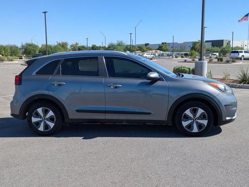 2017 Kia Niro LX