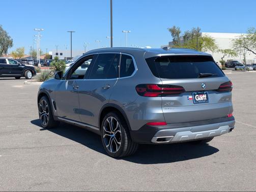 Skyscraper Grey Metallic 2024 BMW X5 sDrive40i