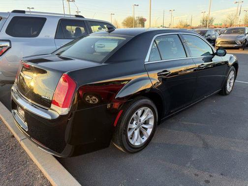 2021 Chrysler 300 Touring