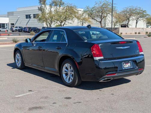 2021 Chrysler 300 Touring