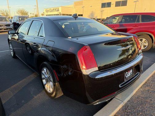 2021 Chrysler 300 Touring