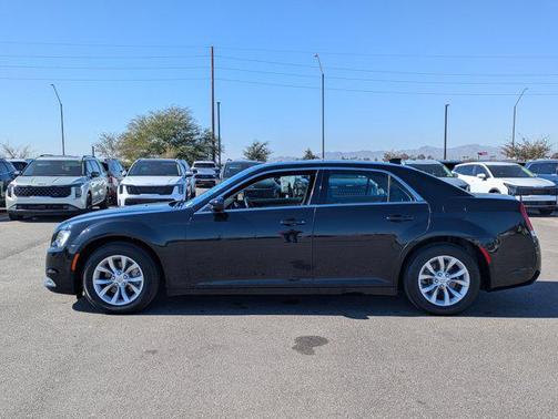 2021 Chrysler 300 Touring