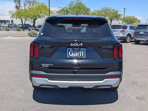 2025 Kia Sorento LX